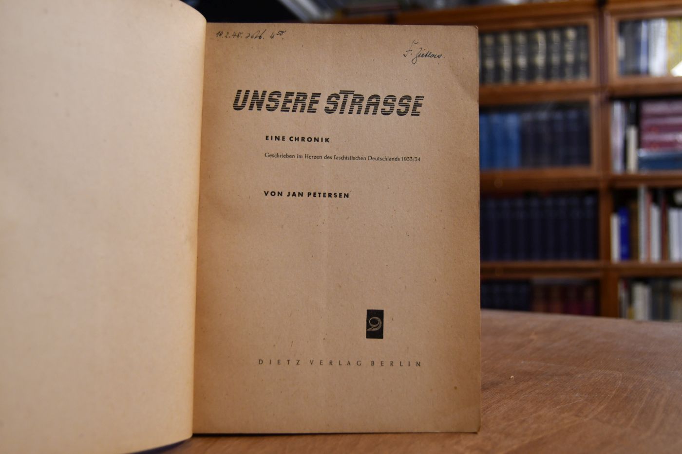 Unsere Strasse. Eine Chronik. Geschrieben im Herzen des faschistischen Deutschlands 1933/34.