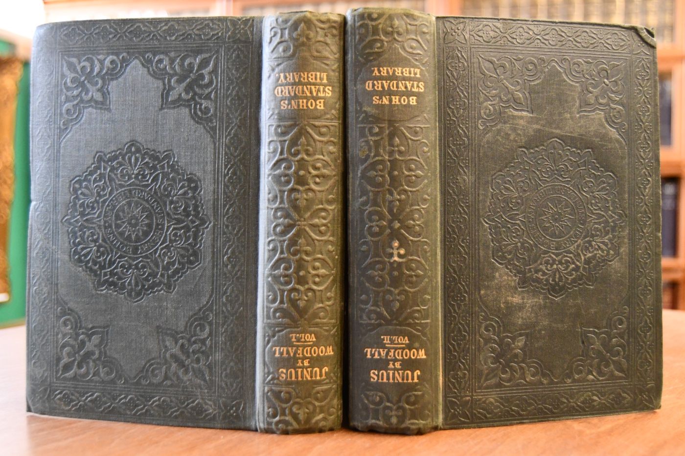 Junius. Including Letters by the Same Writer Under Other Signatures; to Which are Added His Confidential Correspondance with Mr. Wilkes, and His Private Letters to Mr. H. S. Woodfall. 2 Bde.