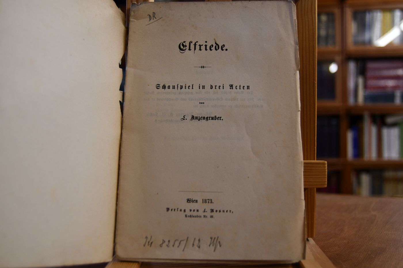 Elfriede. Schauspiel in drei Acten.