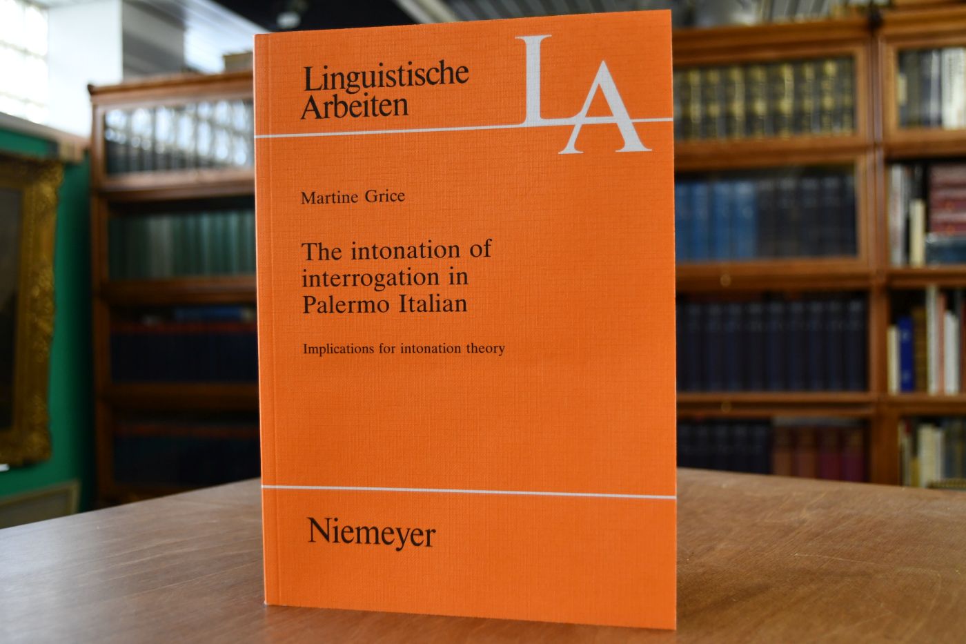 The intonation of interrogation in Palermo Italian. Implications for intonation theory.