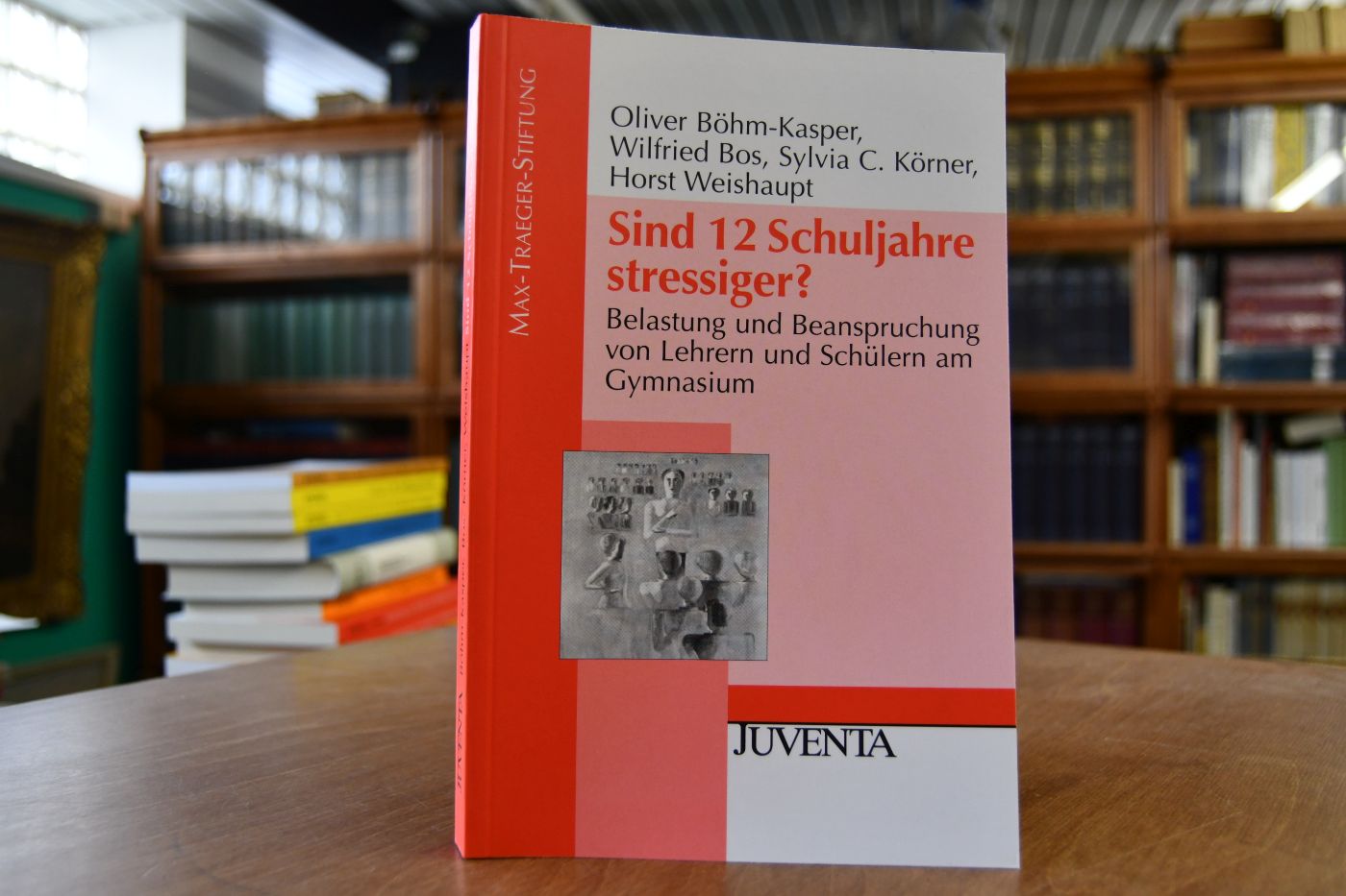 Sind 12 Schuljahre stressiger? Belastung und Beanspruchung von Lehrern und Schülern am Gymnasium.