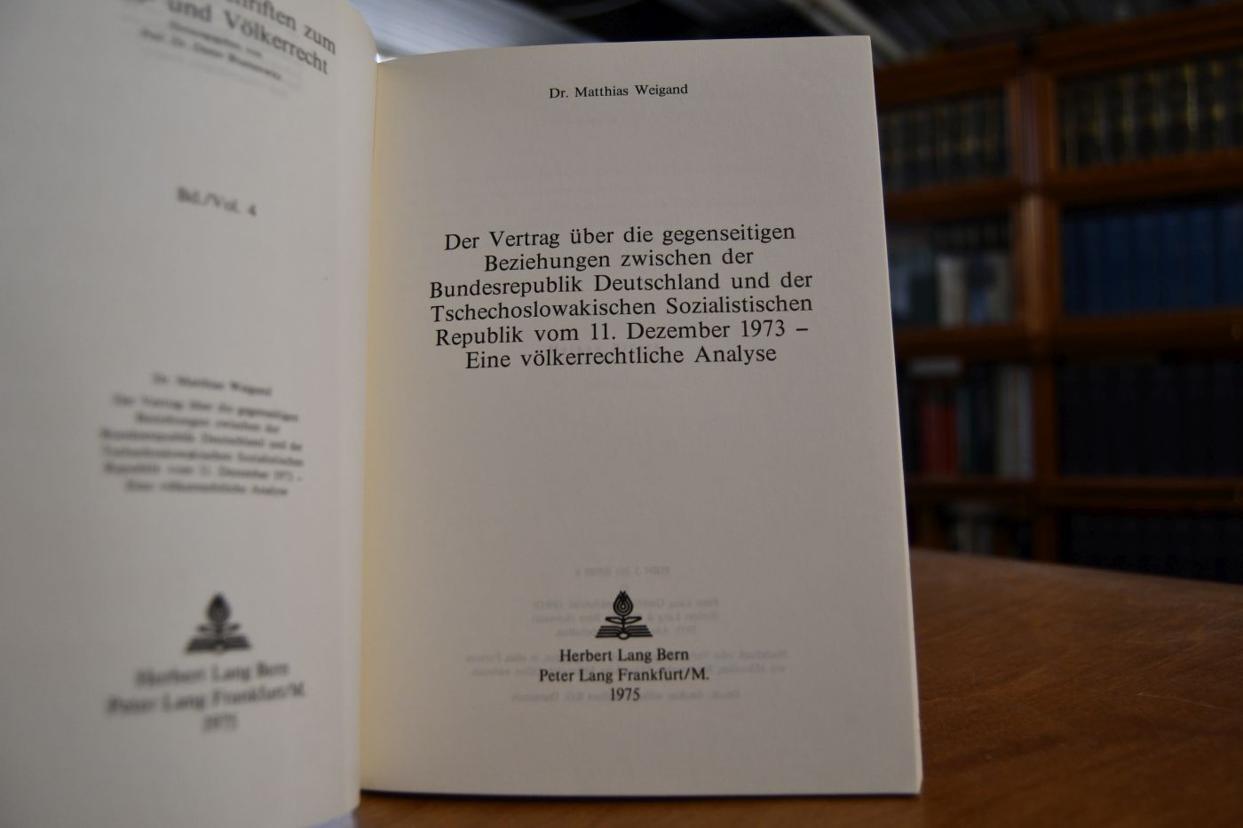 Der Vertrag über die gegenseitigen Beziehungen zwischen der Bundesrepublik Deutschland und der Tschechoslowakischen Sozialistischen Republik vom 11. Dezember 1973. Eine völkerrechtliche Analyse.