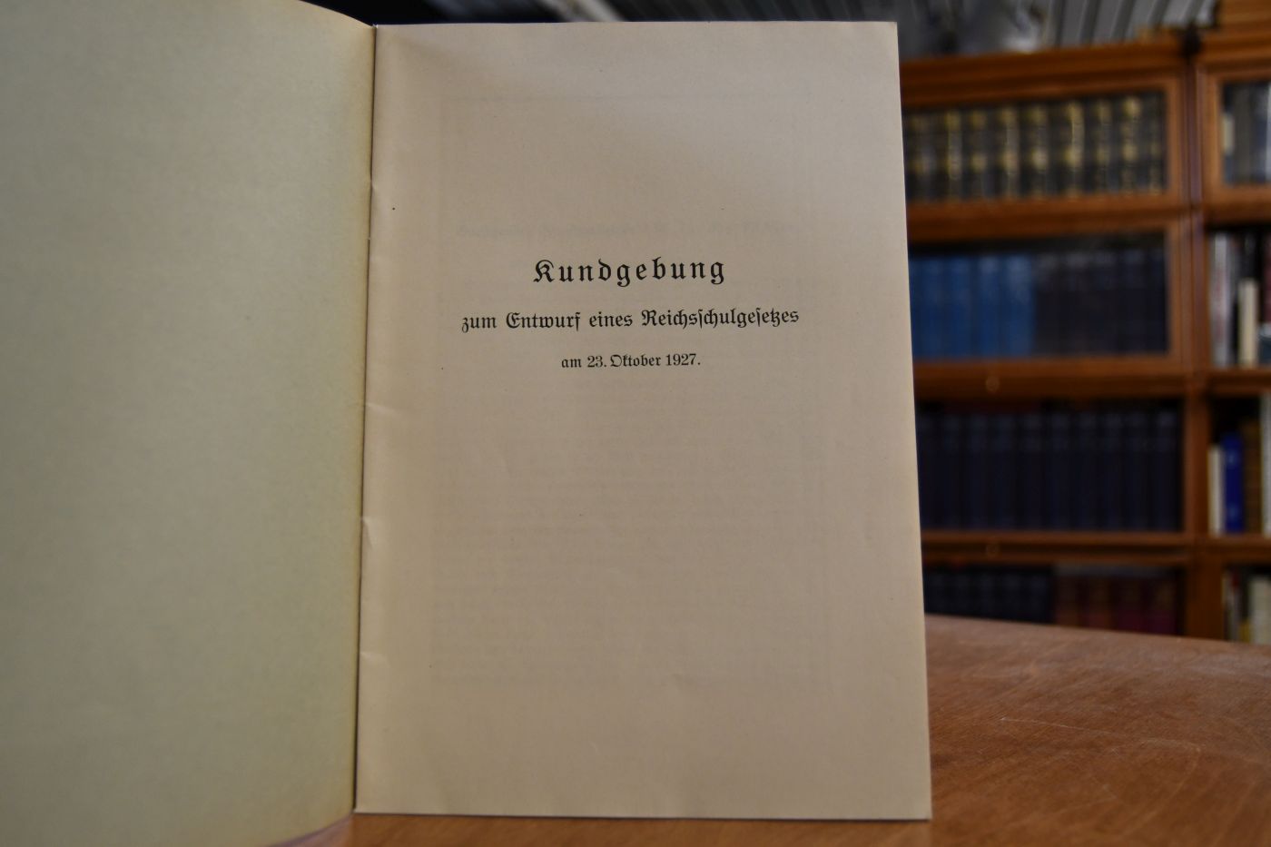 Die Liberale Vereinigung zum Reichsschulgesetz. Kundgebung zum Entwurf eines Reichsschulgesetzes am 23. Oktober 1927.