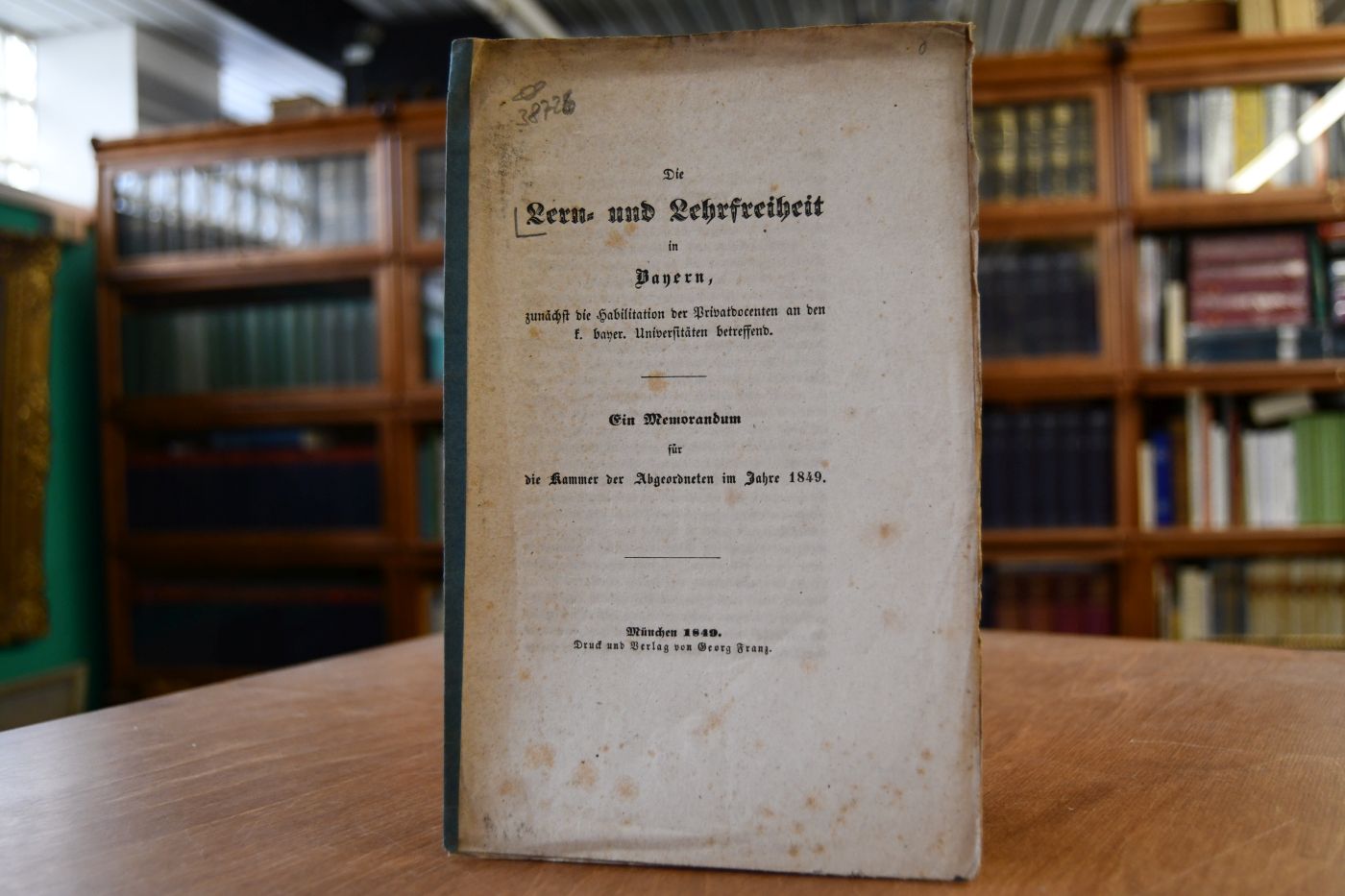 Die Lern- und Lehrfreiheit in Bayern, zunächst die Habilitation der Privatdocenten an den k. bayer. Universitäten betreffend. Ein Memorandum für die Kammer der Abgeordneten im Jahre 1849.