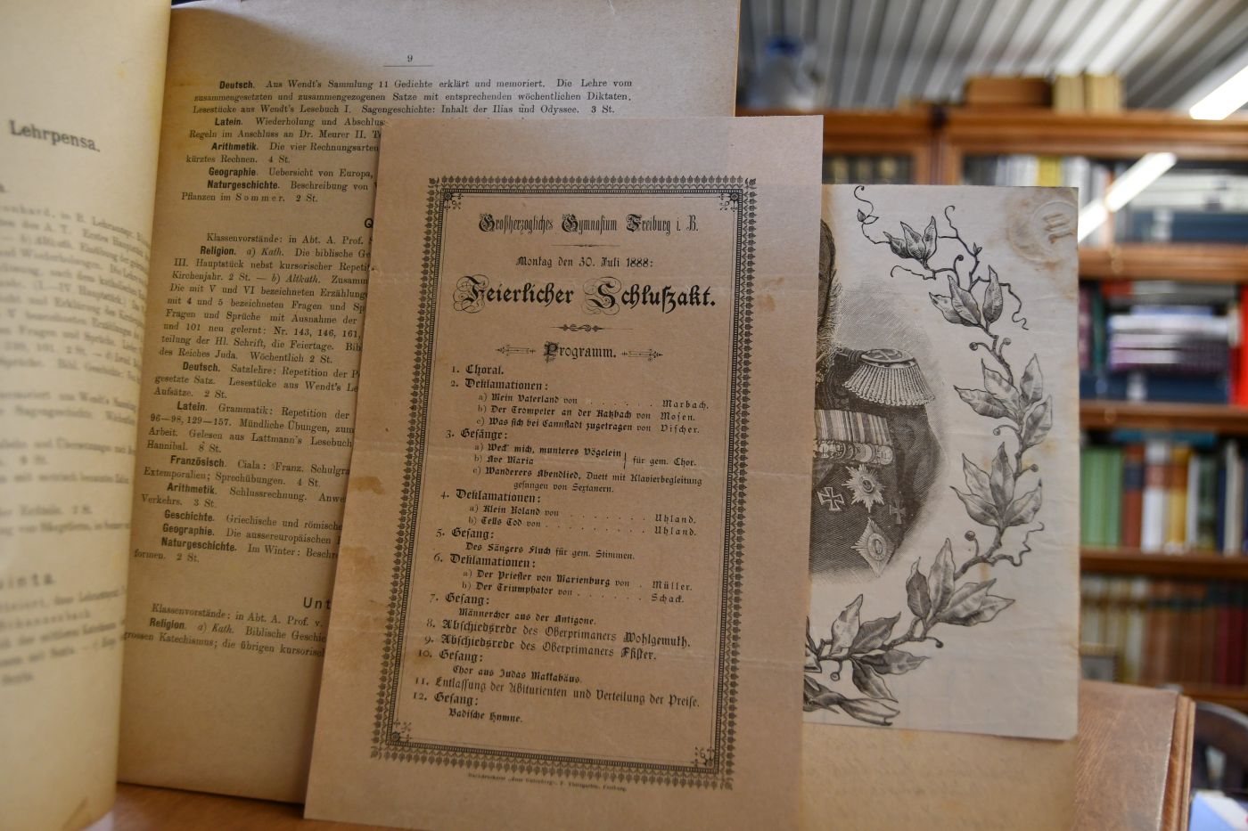 Grossherzogliches Gymnasium zu Freiburg i.B. Jahresbericht für das Schuljahr 1887/88 zugleich Einladung zu den am 27. und 28. Juli stattfindenden öffentlichen Prüfungen und zu dem Schlussakte am 30. desselben Monats.