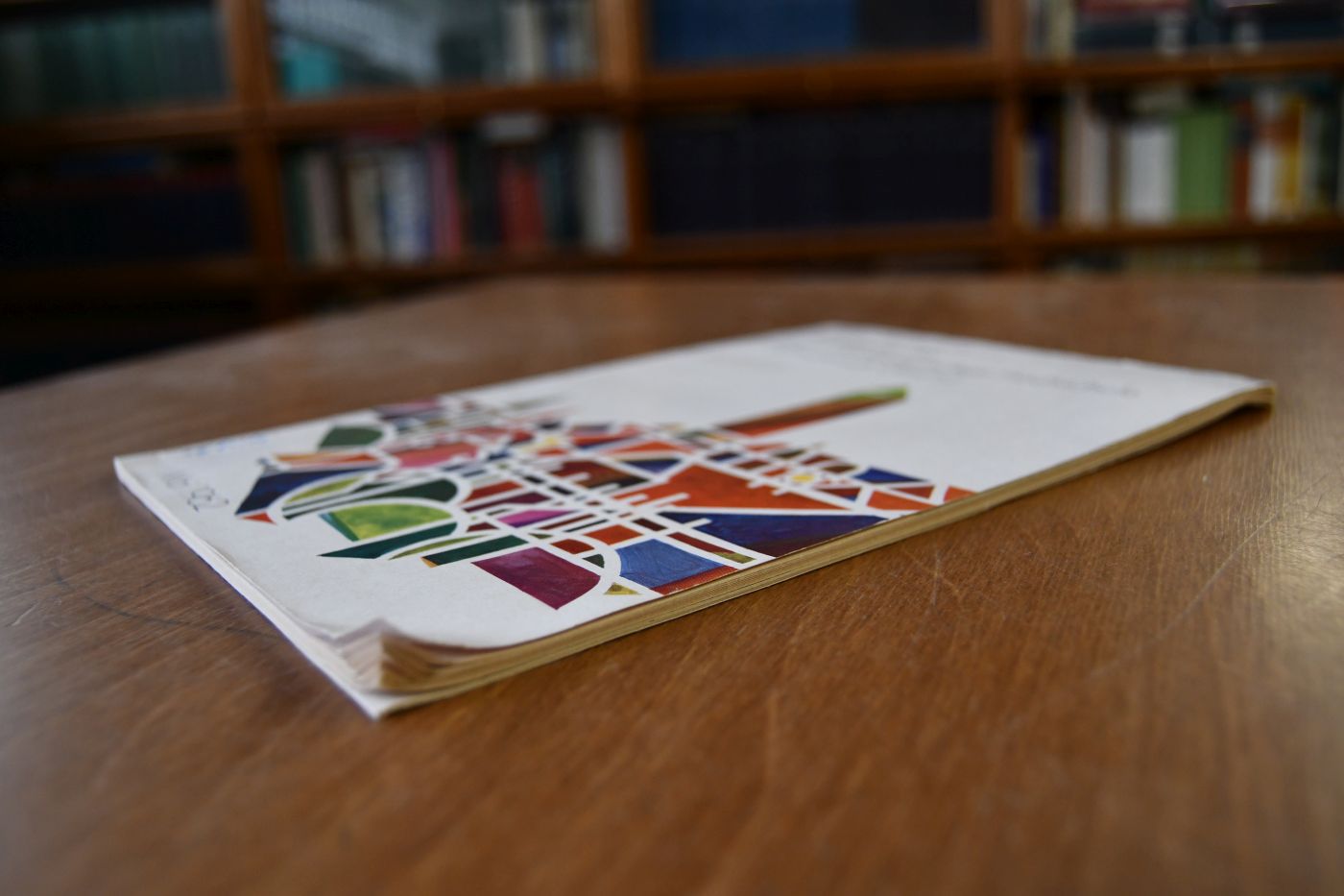 Festschrift zur Errichtung der Pädagogischen Hochschule Schwäbisch Gmünd.