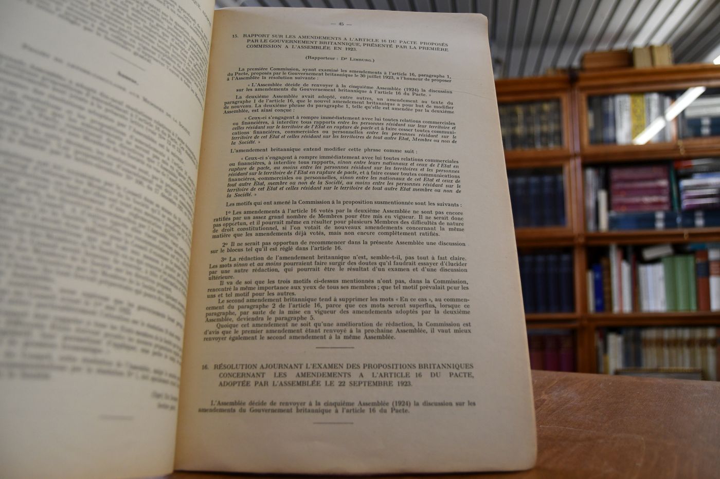 Societe des Nations. Rapports et resolutions concernant l`article 16 du pacte. Memorandum et Recueil des rapports, resolutions et references, prepares en execution de la resolution du Conseil du 8 decembre 1926.