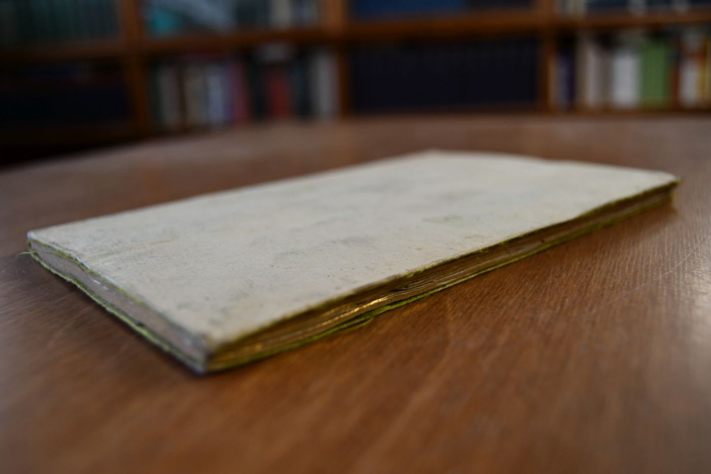Kurze Darstellung der verschiedenen Grundsaetze, die beym classifiziren der Mineralien befolgt wurden. Nebst Tabellarischer Übersicht der vorzüglichsten Mineralsysteme.