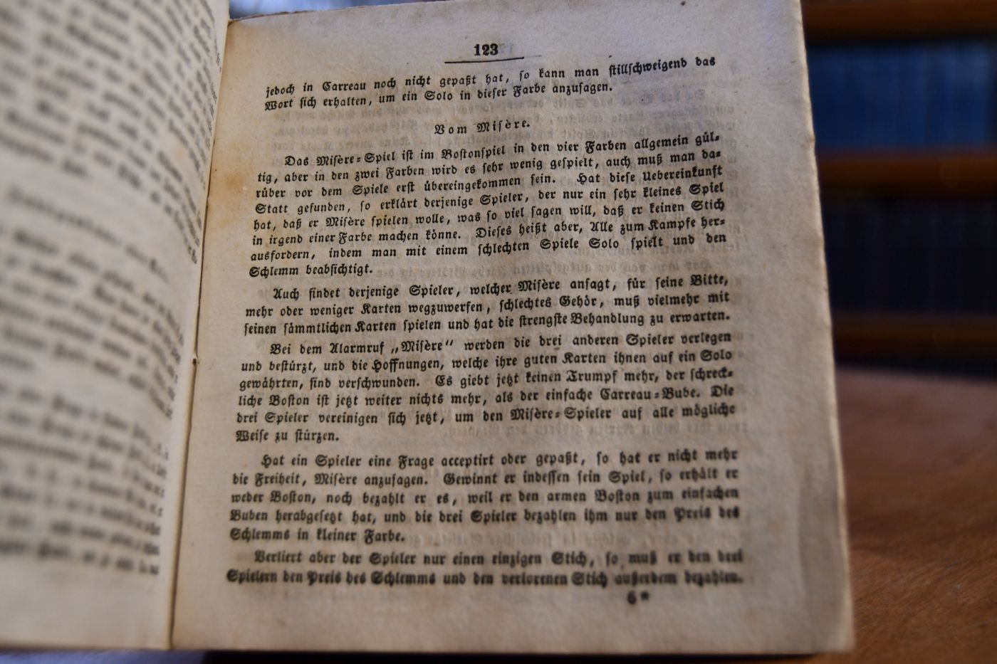 Album für die beliebtesten Karten-Spiele als Basard-, Commerce-, sowie Combinationsspiele der feinern Gesellschaft. Nebst Anwendung der Wahrscheinlichkeitsrechnung auf dieselben.