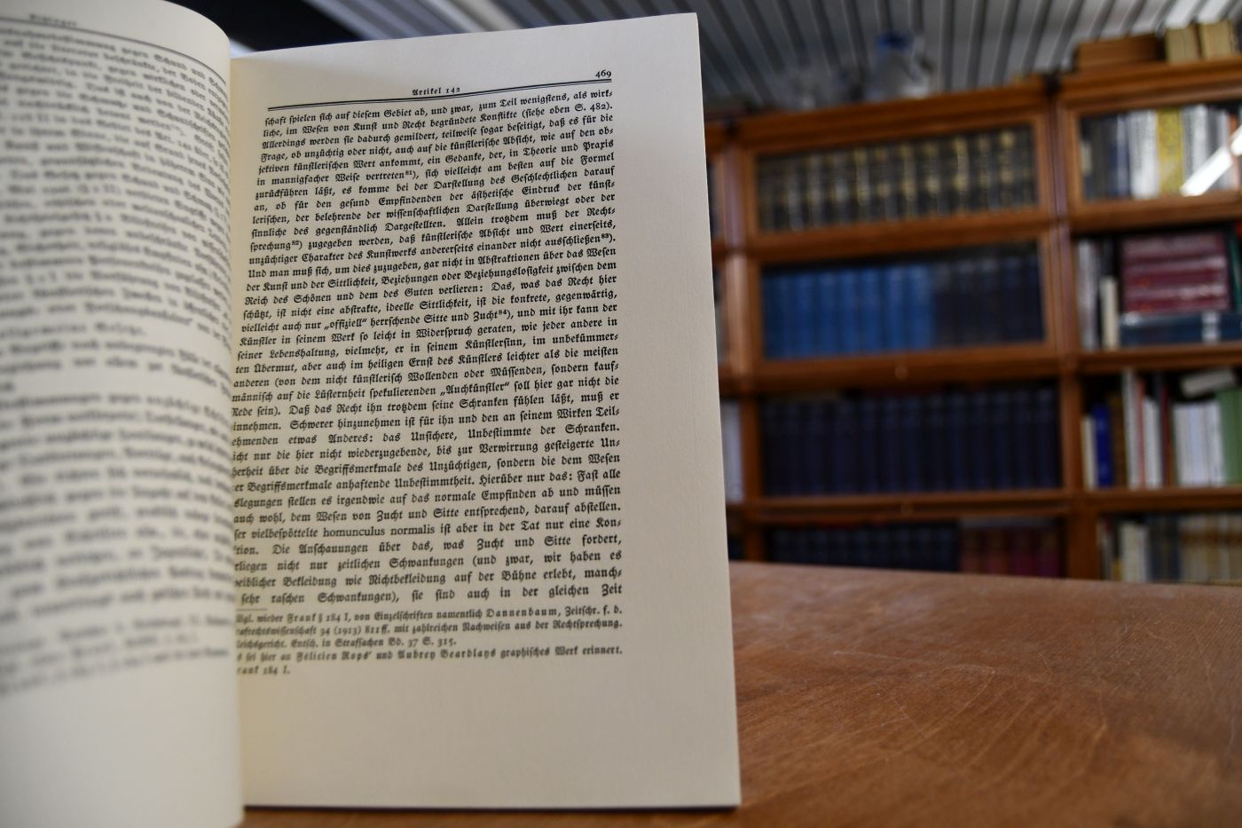 Artikel 142 Satz 1. Die Freiheit der Wissenschaft und der Kunst.