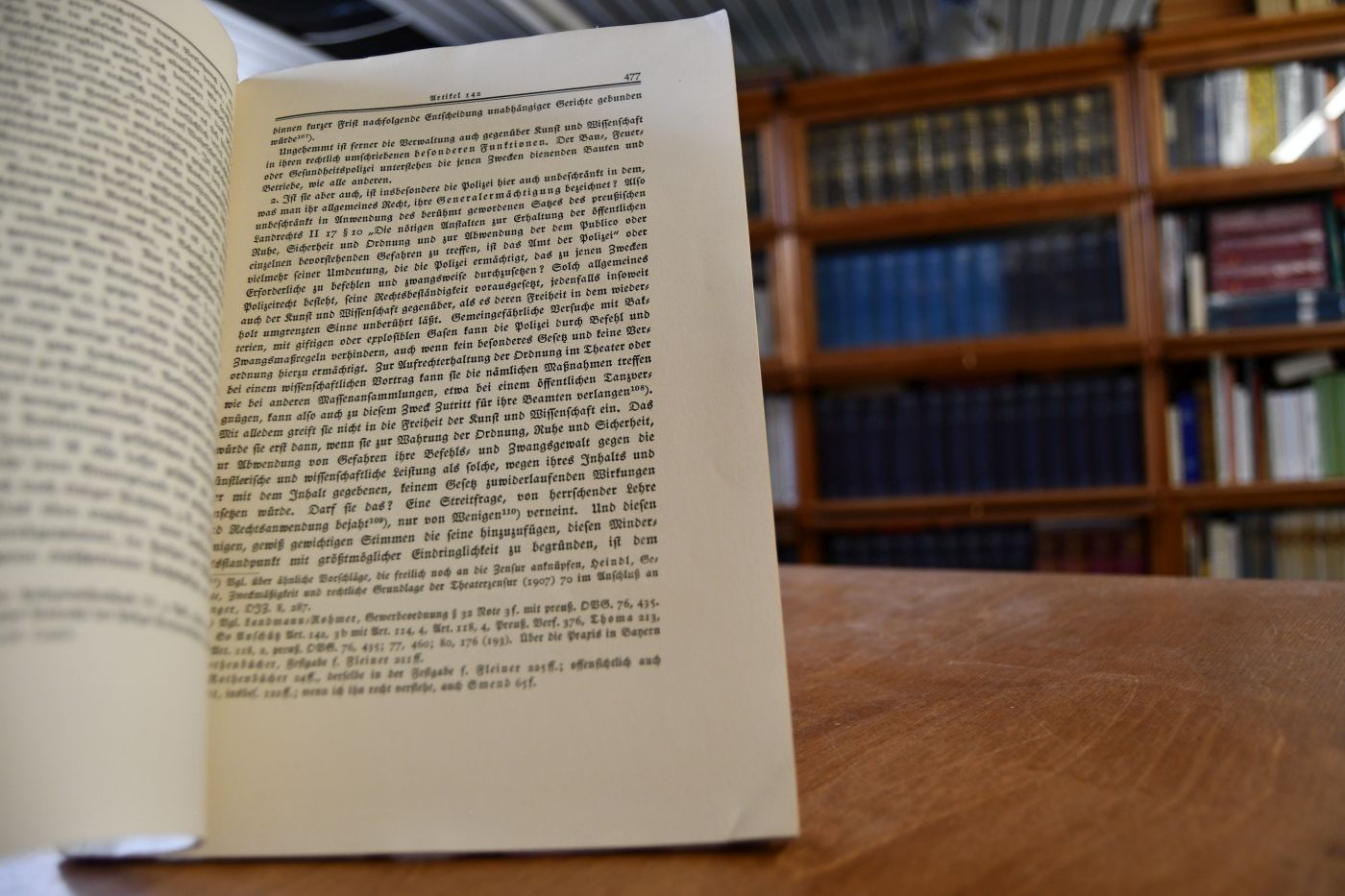 Artikel 142 Satz 1. Die Freiheit der Wissenschaft und der Kunst.