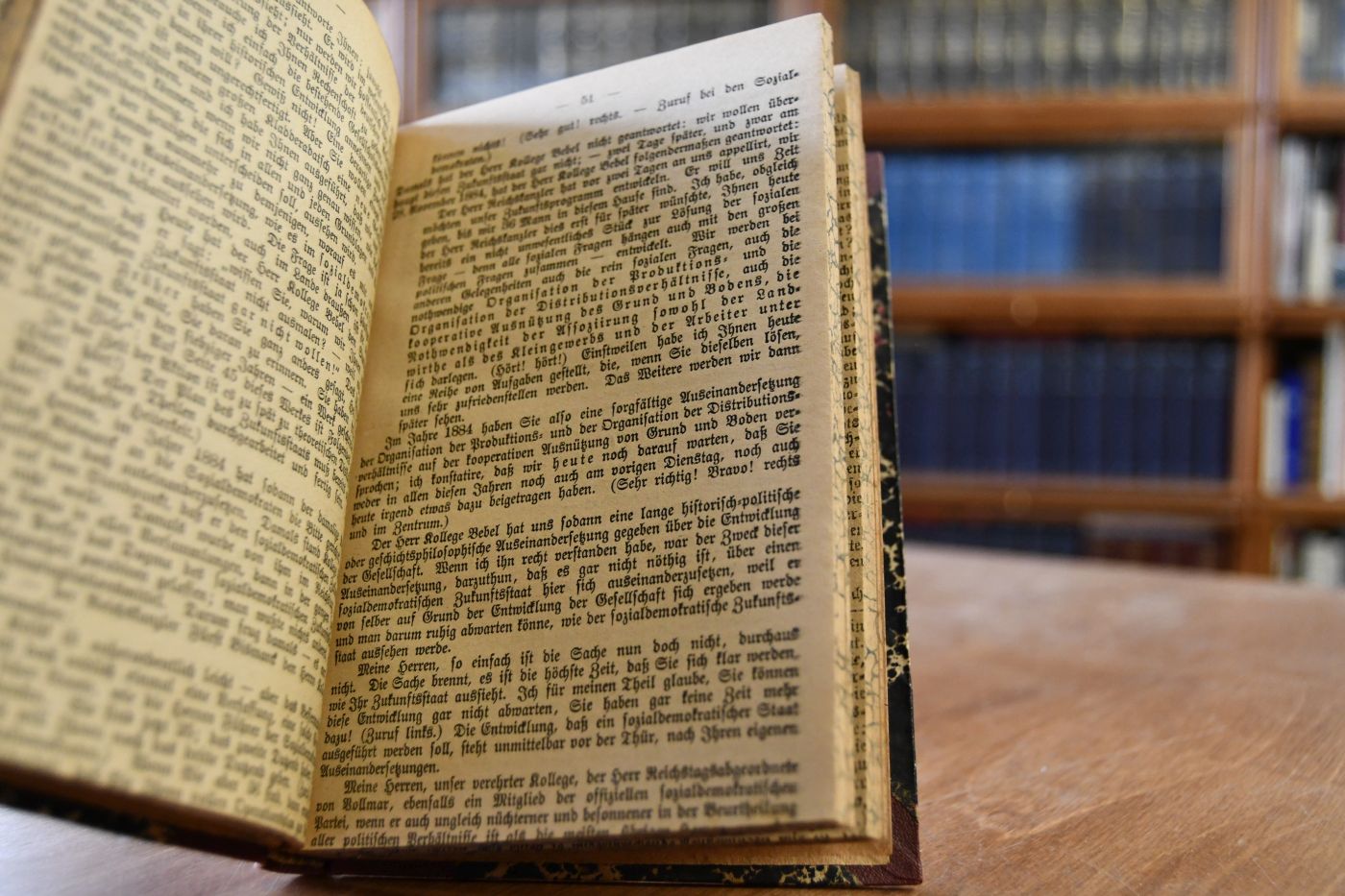 Der sozialdemokratische Zukunftsstaat vor dem Deutschen Reichstag. Wortlaut der Reden vom 31. Januar bis 7. Februar 1893 nebst einem stenographischen Bericht des Drucksachen-Materials des Reichstags.