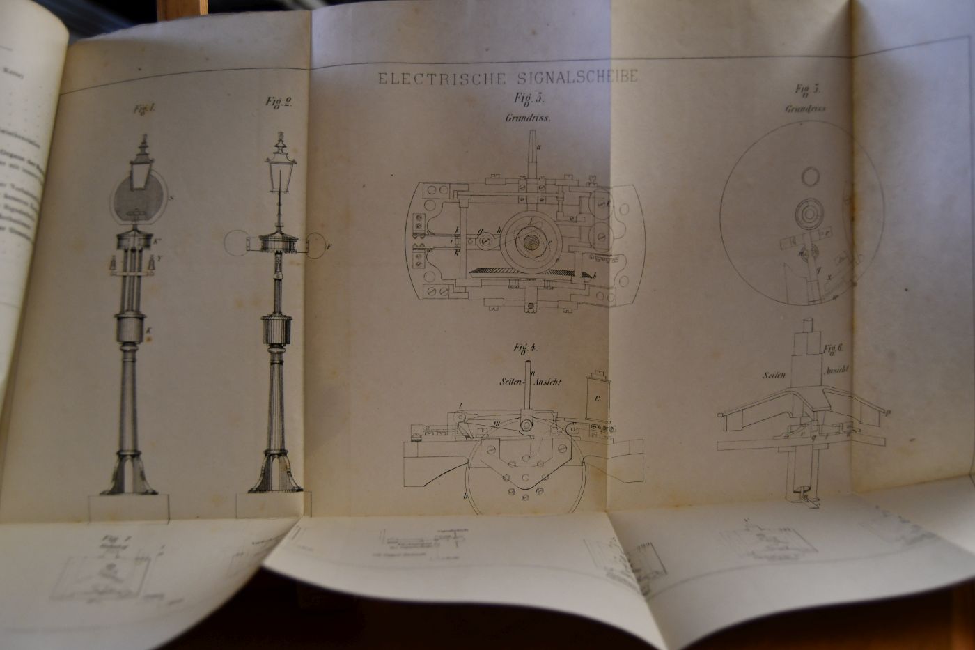 Electrische Signalscheiben für Eisenbahnen. Beschreibung nebst Instruction für Aufstellung und Behandlung derselben.