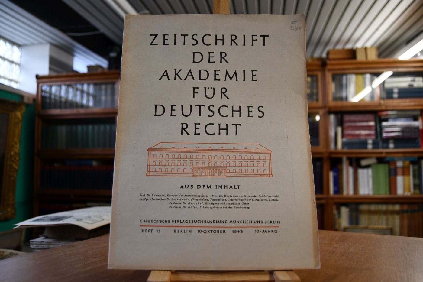 Zeitschrift der Akademie für Deutsches Recht. Einzelhefte . 10. Jahrgang, 1943. Folgende Hefte vorhanden 12, 13 Preis je Einzelheft.