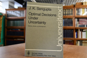 Optimal decisions under uncertainty. Methods, m...