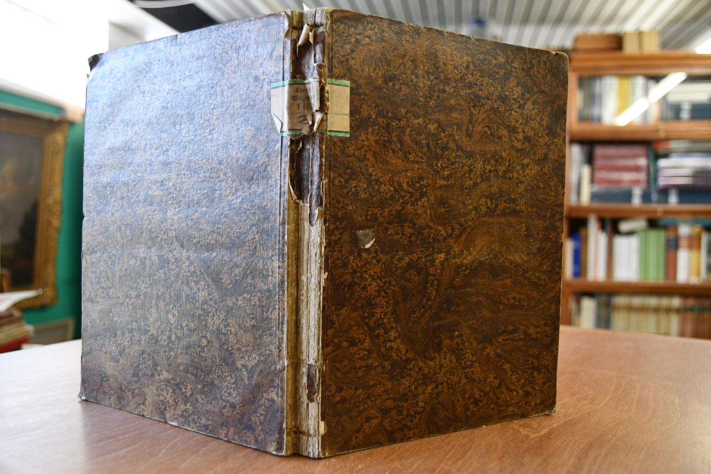 Wegweiser im Gebiete der Künste und Wissenschaften. Heft 53-104, 1824. Beigebunden Artistisches Notizenblatt Heft 1-24, 1824. Beides sind Beilagen zu Abendzeitung, Intelligenzblatt für Literatur und Kunst.
