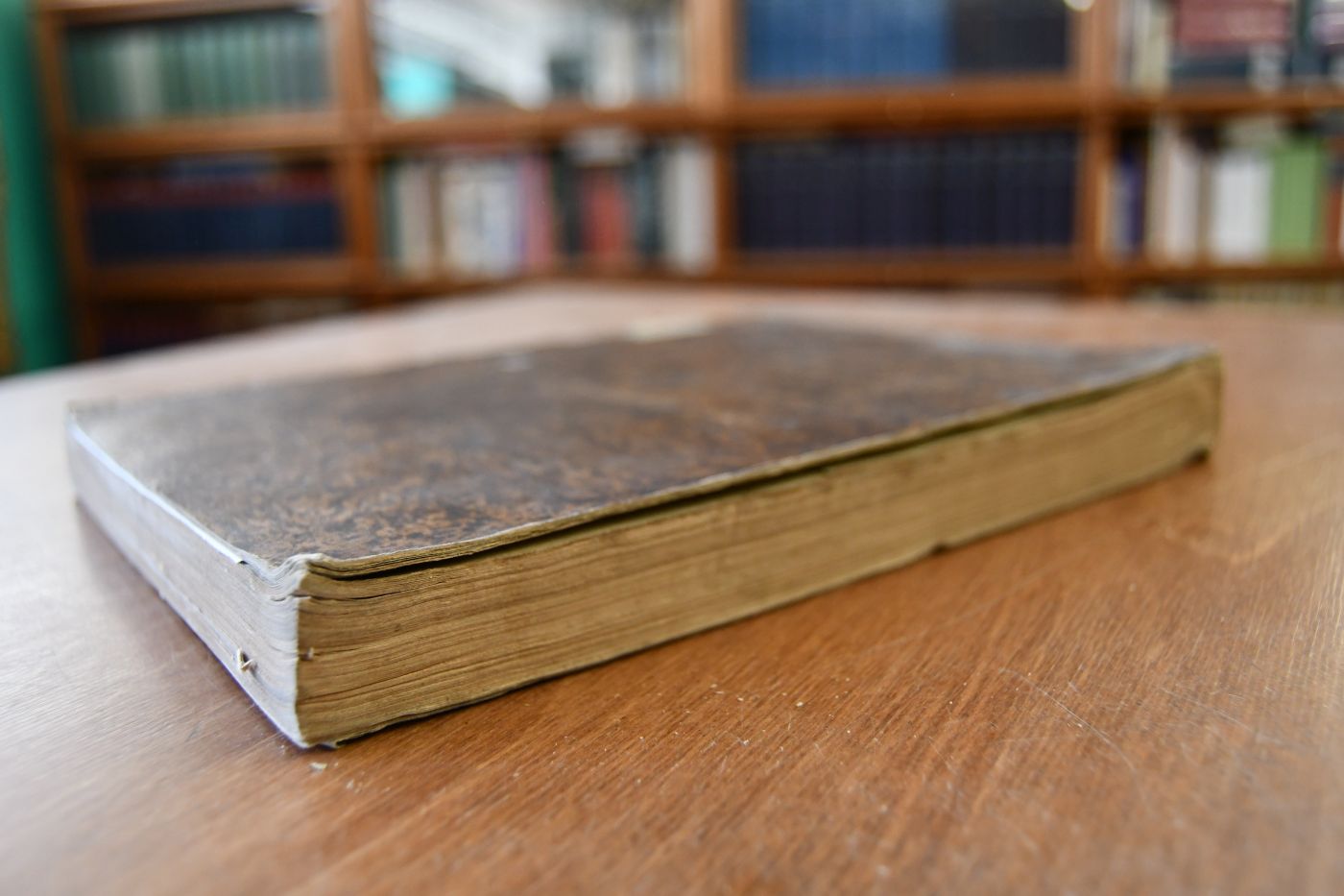 Wegweiser im Gebiete der Künste und Wissenschaften. Heft 53-104, 1824. Beigebunden Artistisches Notizenblatt Heft 1-24, 1824. Beides sind Beilagen zu Abendzeitung, Intelligenzblatt für Literatur und Kunst.