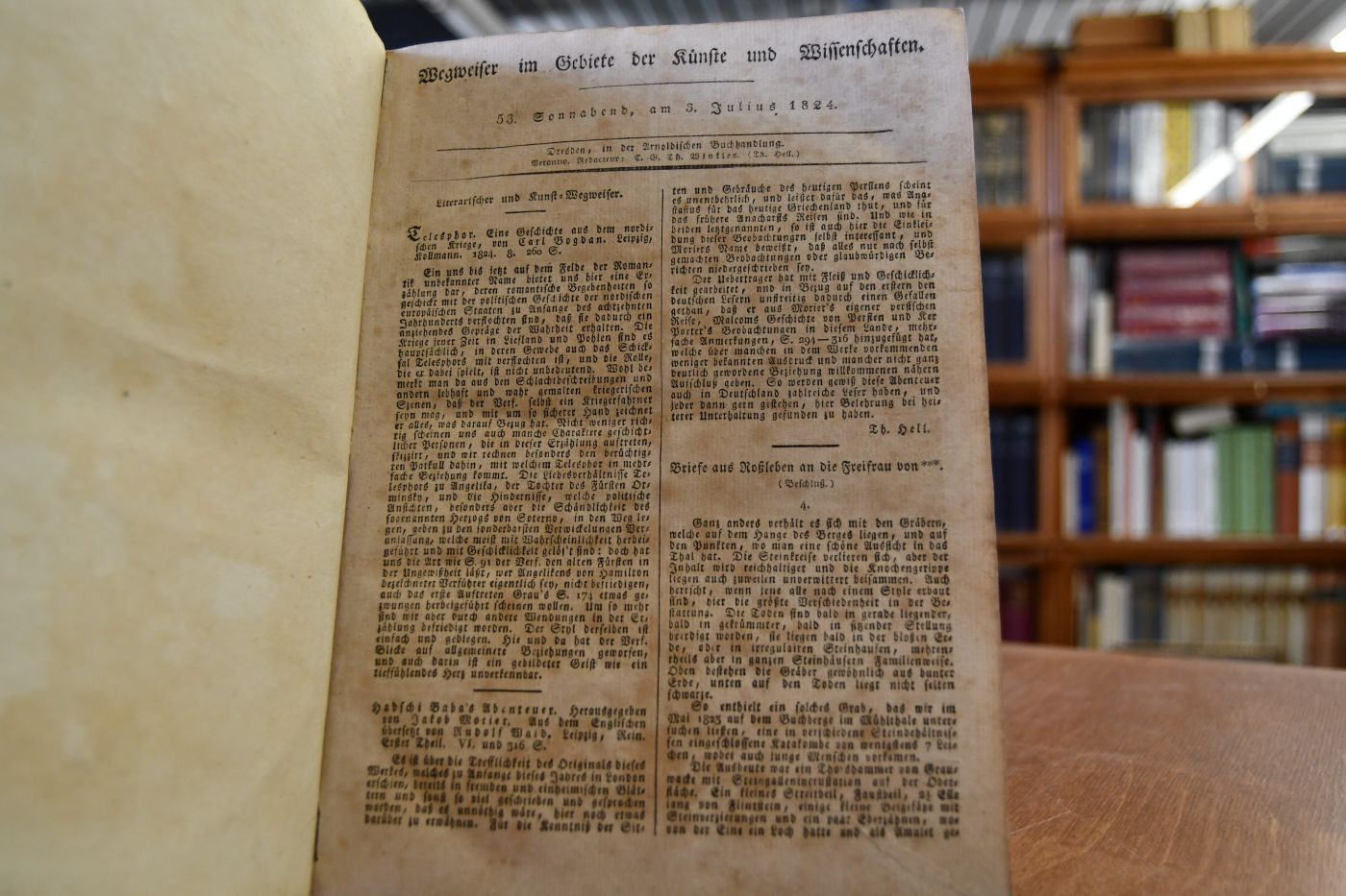 Wegweiser im Gebiete der Künste und Wissenschaften. Heft 53-104, 1824. Beigebunden Artistisches Notizenblatt Heft 1-24, 1824. Beides sind Beilagen zu Abendzeitung, Intelligenzblatt für Literatur und Kunst.