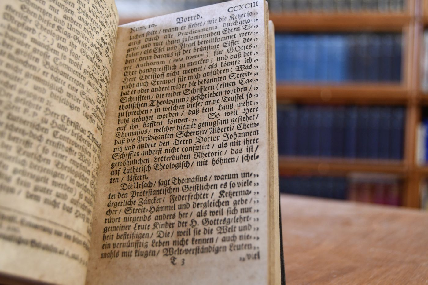 Friß Vogel/ oder stirb! Das ist Ein/ wegen dem wichtigen Glaubens-Articul deß Christenthums/ von der wahren Kirchen/ mit allen uncatholischen Praedicanten scharff vorgenommenes Examen und Tortur (...). Zum Nutz der Catholischen/ und Heyl der Uncatholischen herauß gegeben.