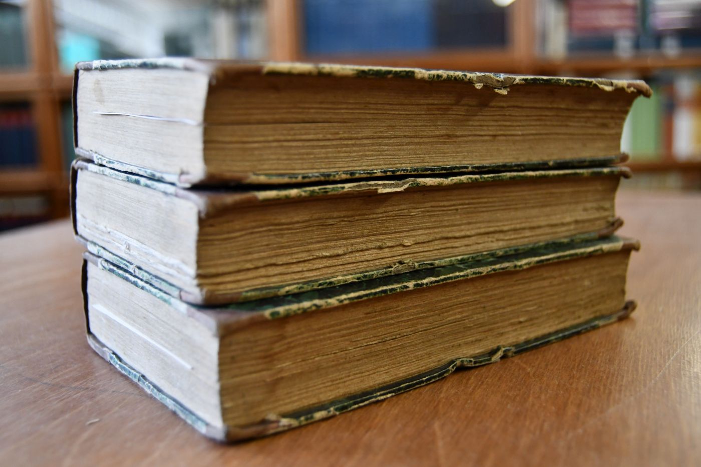 Die nachgelassenen Papiere des Pickwick-Clubs. Aus dem Englischen von R.A. Fröhlich. 6 Tle. in 3 Bdn.