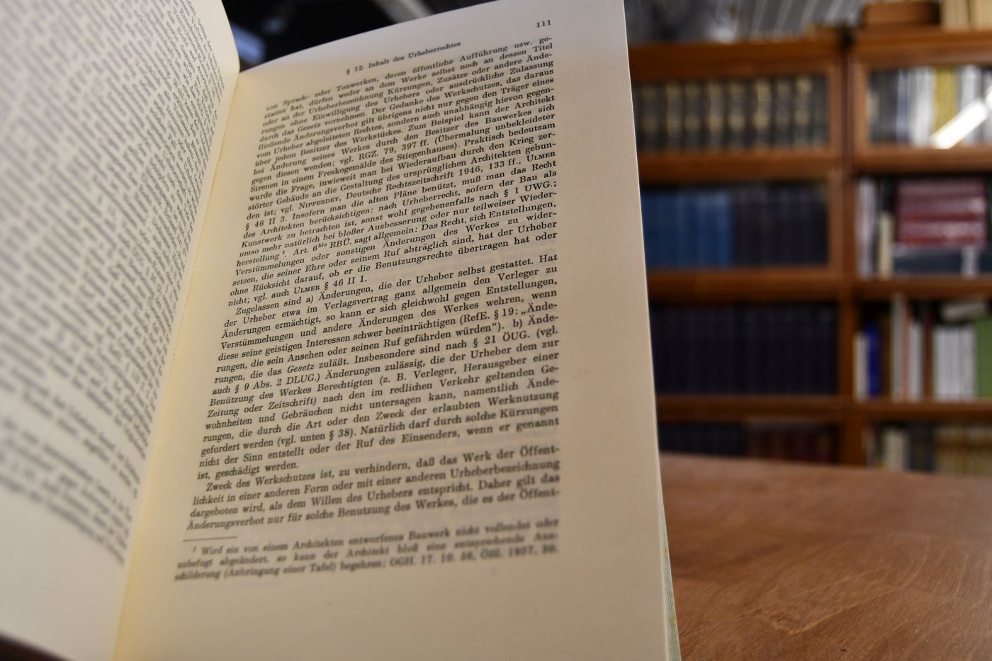 Urheberrecht und Urhebervertragsrecht nach österreichischem, deutschem und schweizerischem Recht.