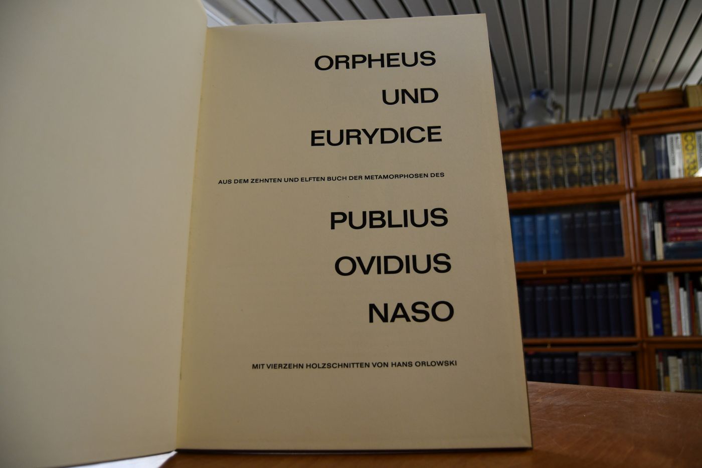 Orpheus und Eurydice. Aus dem zehnten und elften Buch der Metamorphosen des Publius Ovidius Naso. Mit vierzehn Holzschnitten von Hans Orlowski.