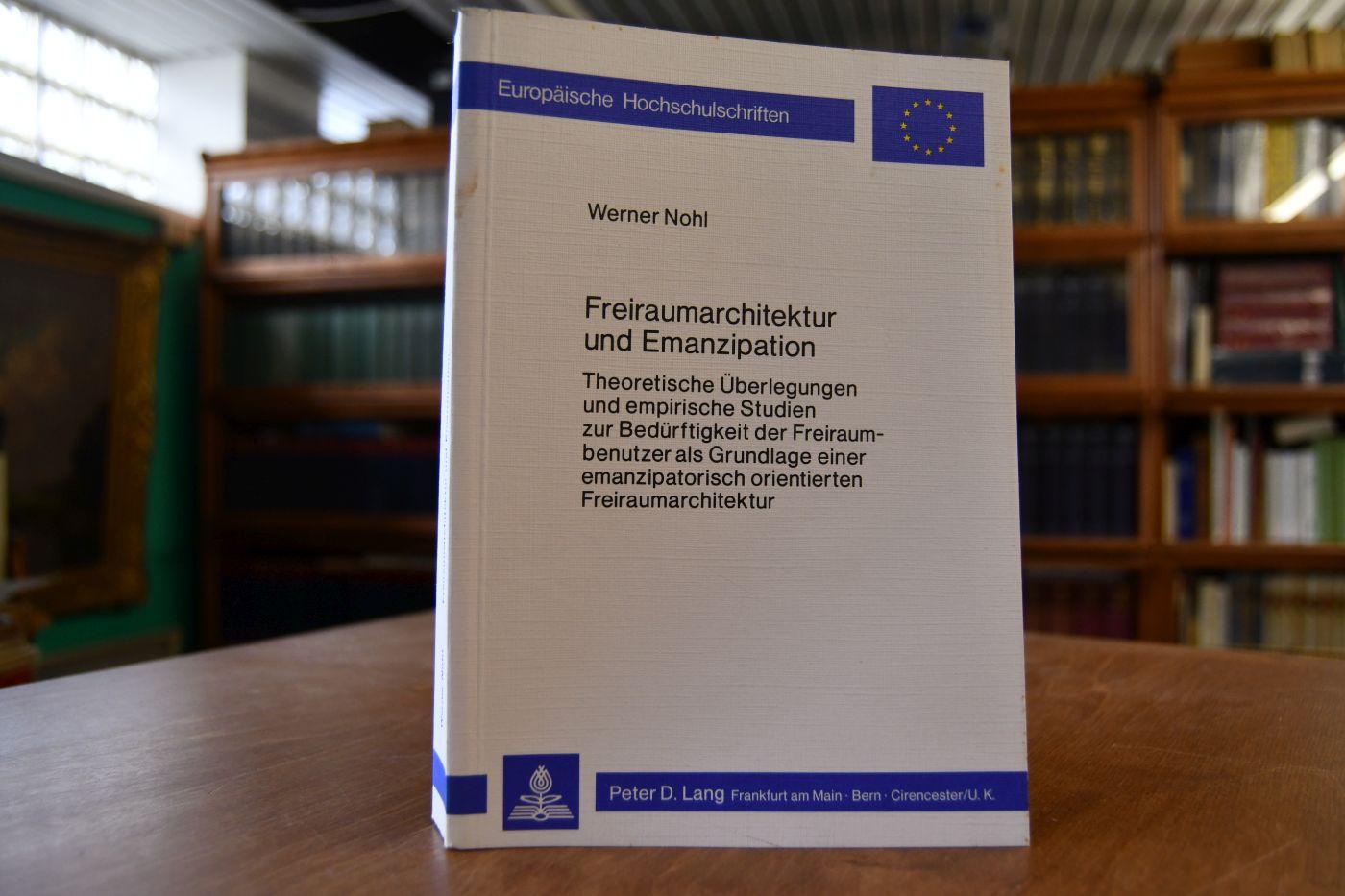 Freiraumarchitektur und Emanzipation. Theoretische Überlegungen und empirische Studien zur Bedürftigkeit der Freiraumbenutzer als Grundlage einer emanzipatorisch orientierten Freiraumarchitektur.