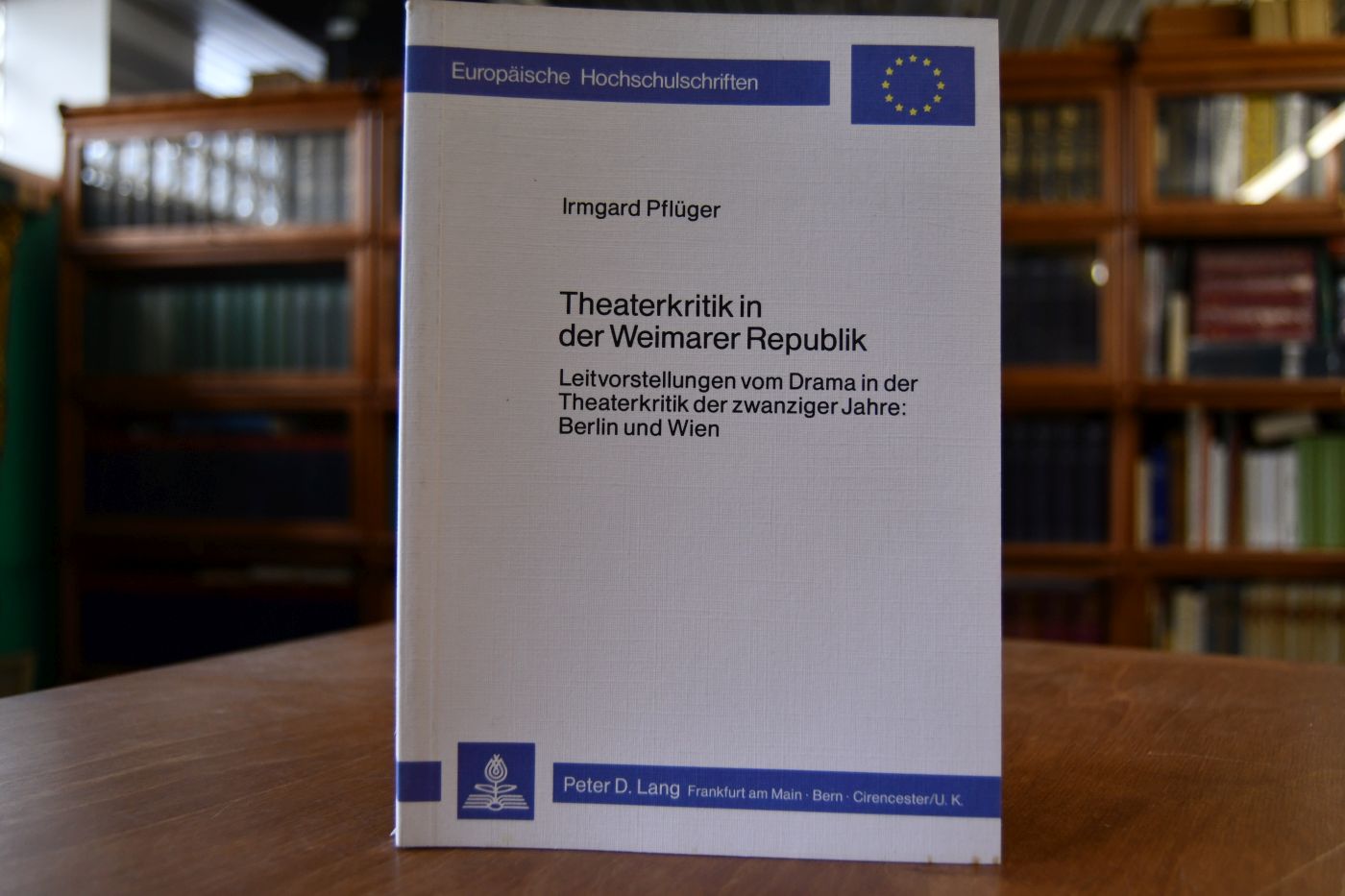 Theaterkritik in der Weimarer Republik. Leitvorstellungen vom Drama in der Theaterkritik der zwanziger Jahre, Berlin und Wien.