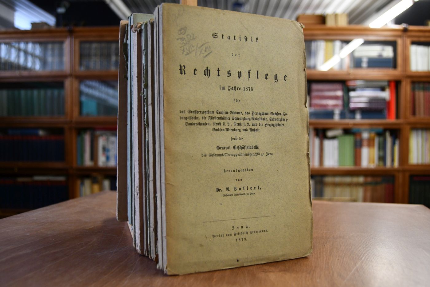 Statistik der gesammten Rechtspflege im Jahr 1863, 1864 für das Großherzogthum Sachsen-Weimar und die Fürstenthümer Schwarzburg-Rudolstadt, Schwarzburg-Sondershausen und Reuß j.L. Später Statistik der Rechtspflege im Jahre 1865-1878 für das Großherzogthum Sachsen-Weimar und die Fürstenthümer Schwarzburg-Rudolstadt, Schwarzburg-Sondershausen und Reuß j.L., die Herzogthümer Sachsen-Coburg-Gotha, Sachsen-Meiningen-Hildburghausen, Sachsen-Altenburg und Anhalt sowie die General-Geschäftstabelle des Gesammt-Oberappellationsgerichts zu Jena.