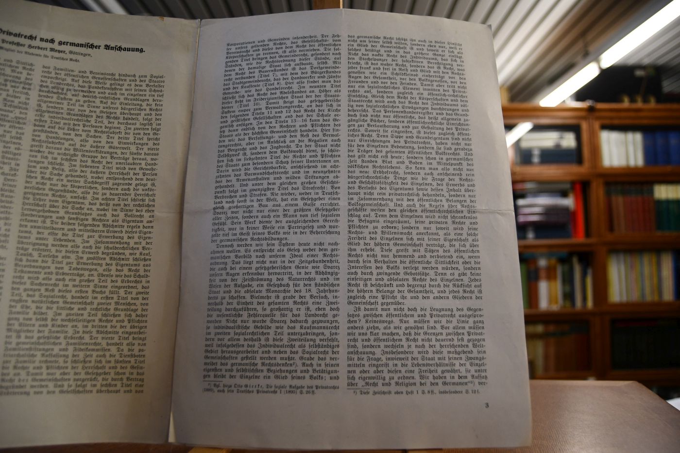 Öffentliches und Privatrecht nach germanischer Anschauung.