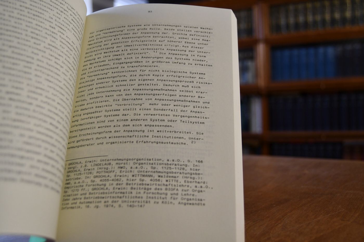 Das Verhalten betrieblicher Systeme. Entwicklung von Lenkungsinstrumentarien auf der Basis systemtheoretisch-organisatorischer Analysen.