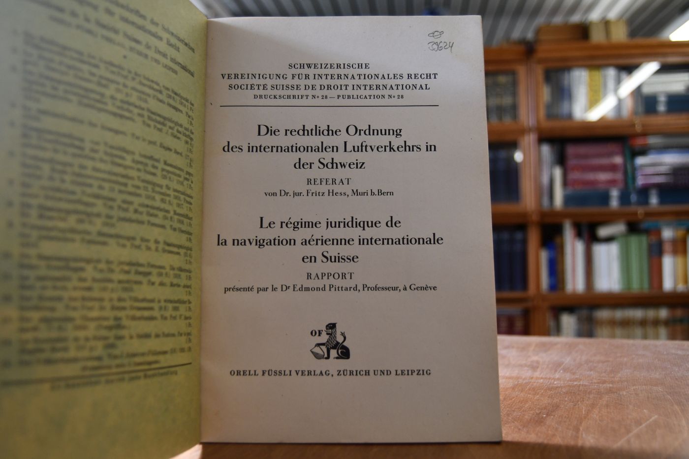 Die rechtliche Ordnung des internationalen Luftverkehrs in der Schweiz. Referat. Le regime juridique de la navigation aerienne internationale en Suisse.