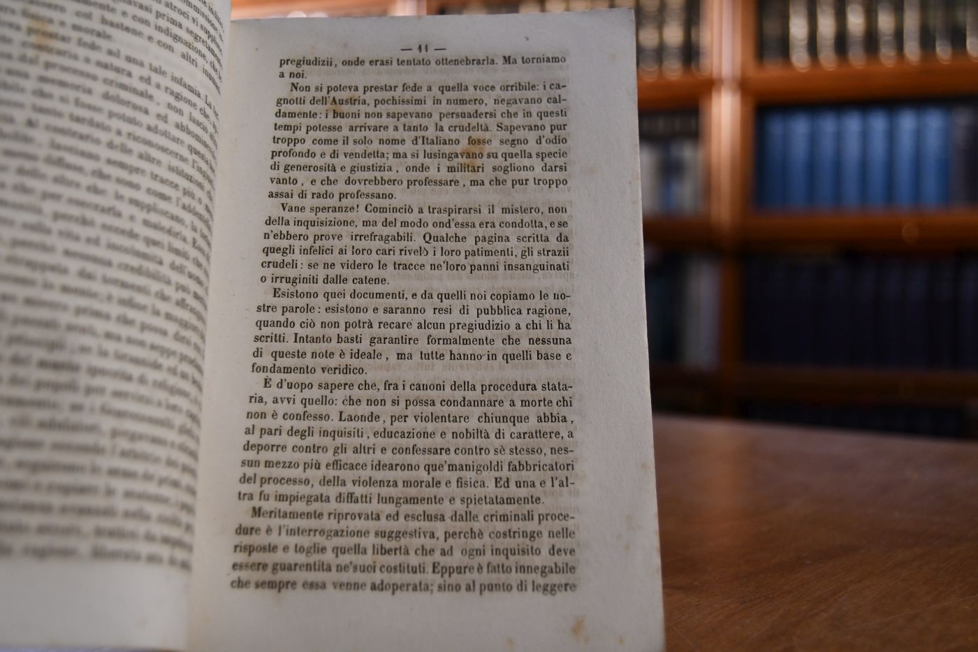 Torture ed assassinii politici in Ferrara nel 1853. Narrazione storica corredata d`interessanti documenti.