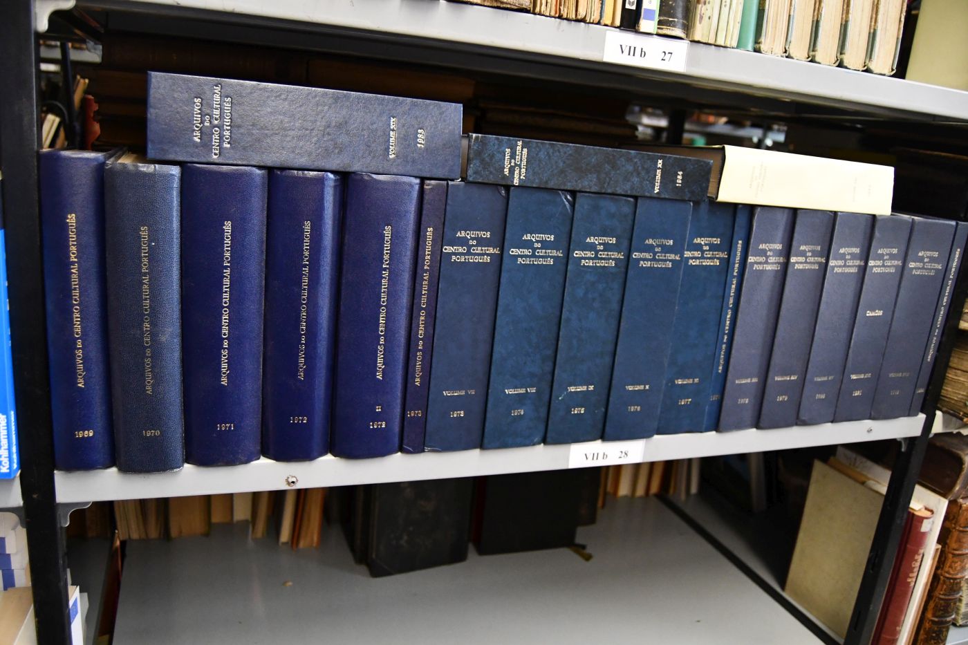 Arquivos do Centro Cultural Portugues. Vol. I-XXXIV, XXXVI, XXXVII.