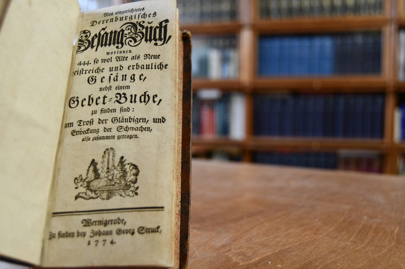 Neu eingerichtetes Derenburgisches Gesang-Buch worinnen 444. so wol Alte als Neue geistreiche und erbauliche Gesänge, nebst einem Gebet-Buche zu finden sind zum Trost der Gläubigen, und Erweckung der Schwachen, also zusammen getragen.