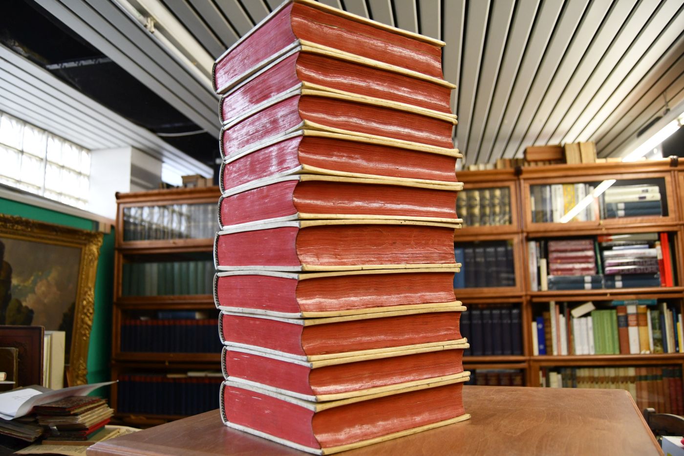 Histoire générale d`Espagne, traduite de l`espagnol de Jean de Ferreras. Enrichie de Notes historiques & critiques, de Vignettes en taille-douce, & de Cartes Géographiques. Par M. d`Hermilly. Tome I - X.