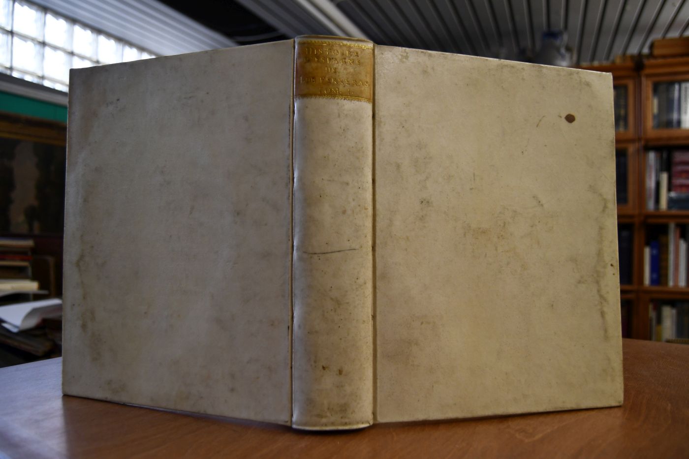 Histoire générale d`Espagne, traduite de l`espagnol de Jean de Ferreras. Enrichie de Notes historiques & critiques, de Vignettes en taille-douce, & de Cartes Géographiques. Par M. d`Hermilly. Tome I - X.