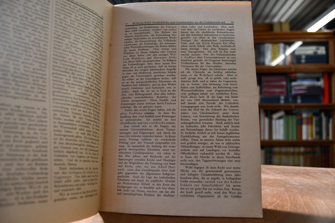 Geschichtliches und Grundsätzliches aus der Gedankenwelt über Universitätsreformen.