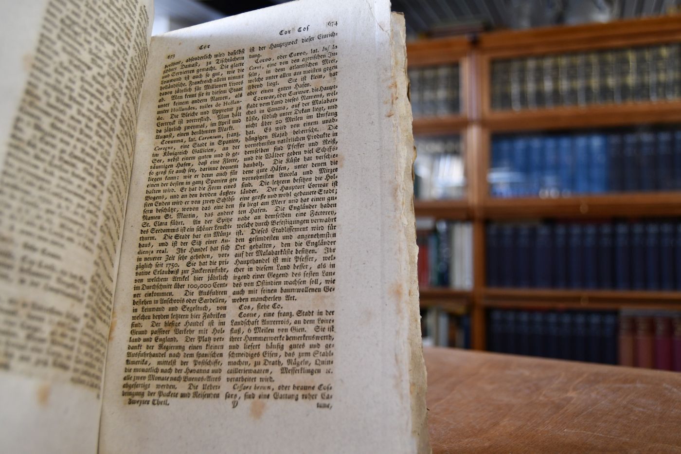 Neu eröfnete Academie der Kaufleute, oder encyclopädisches Kaufmannslexicon alles Wissenswerthen und Gemeinnützigen in den weiten Gebieten der Handlungswissenschaft und Handelskunde überhaupt; enthaltend die reichhaltigste Universal-Handlungsbibliothek, aus welcher der Kaufmann und der die Handlung Studirende sich bey jeder Gelegenheit Raths erholen kann, und worinne alle, ihres Comerzes oder ihrer Gewerbe wegen merkwürdige, Länder und Plätze, Stapelorte und Niederlagen, die Schifffahrt und Handlung angehende Anstalten, Verordnungen und Hülfsmittel, die großen Handelscompagnieen, und deren Niederlassungen, Die Banken- Börsen- und Assecuranz-Anstalten, wie Manufacturen, Fabriken und Gewerbe, die Waaren-Artikel, und der damit zu treibende Handel, das Wechselnegoce, die Comtoirkunde, die Buchhaltung und das Rechnungswesen, die Münzen, Maaße und Gewichte u.s.w. auf das genaueste erkläret und beschrieben sind; vormals herausgegeben von Prof. Carl Günther Ludovici und nun für das Bedürfnis jetziger Zeit durchaus umgearbeitet von Johann Christian Schedel. 2., 3. und 5. Teil (von 6).