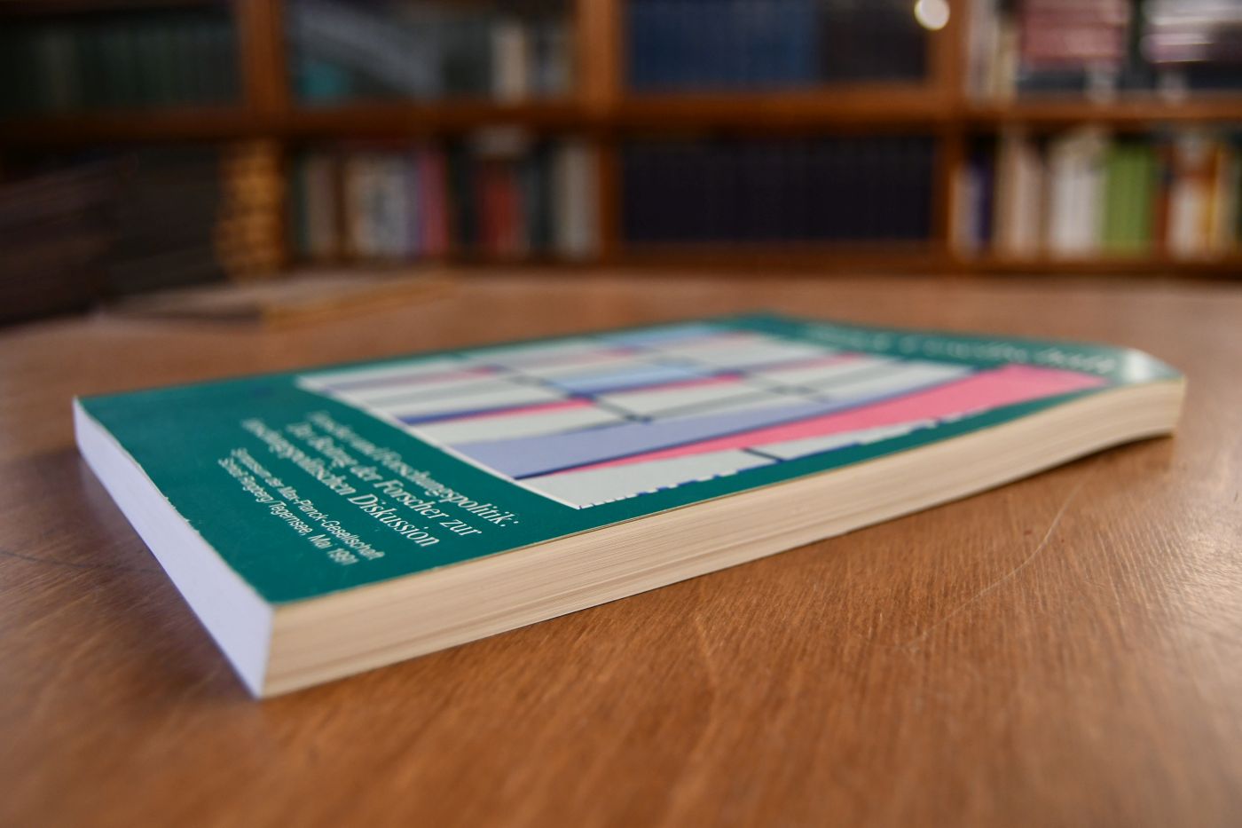 Forscher und Forschungspolitik Der Beitrag der Forscher zur forschungspolitischen Diskussion. Symposium der Max-Planck-Gesellschaft Schloß Ringberg/Tegernsee, Mai 1991.