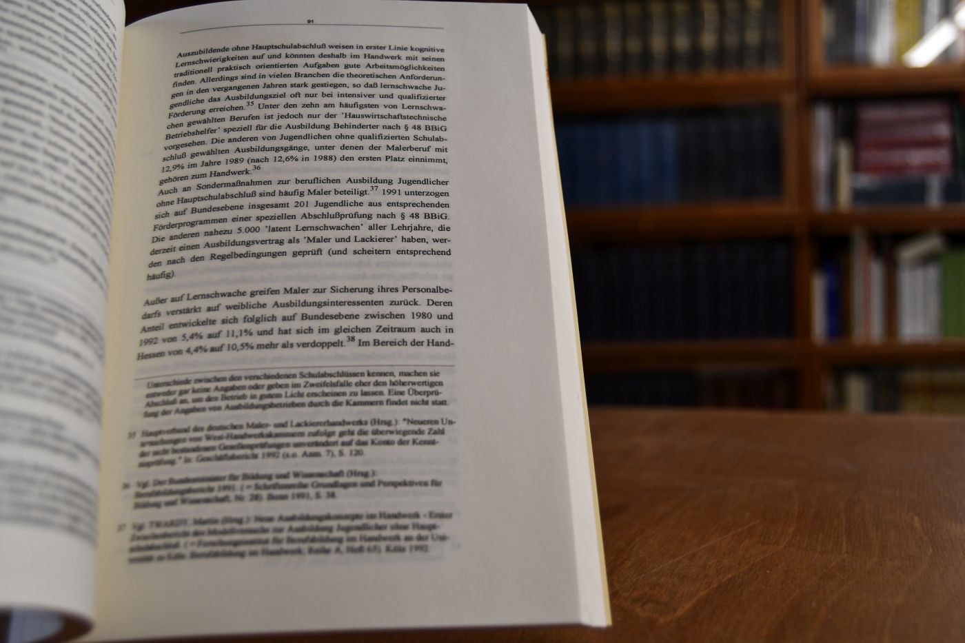 Arbeitsplatzbezogene Berufsbildung im Maler- und Lackiererhandwerk. Notwendigkeiten, Chancen und Probleme eines Ausbildungstrainings im Verbund heterogener Malerbetriebe.