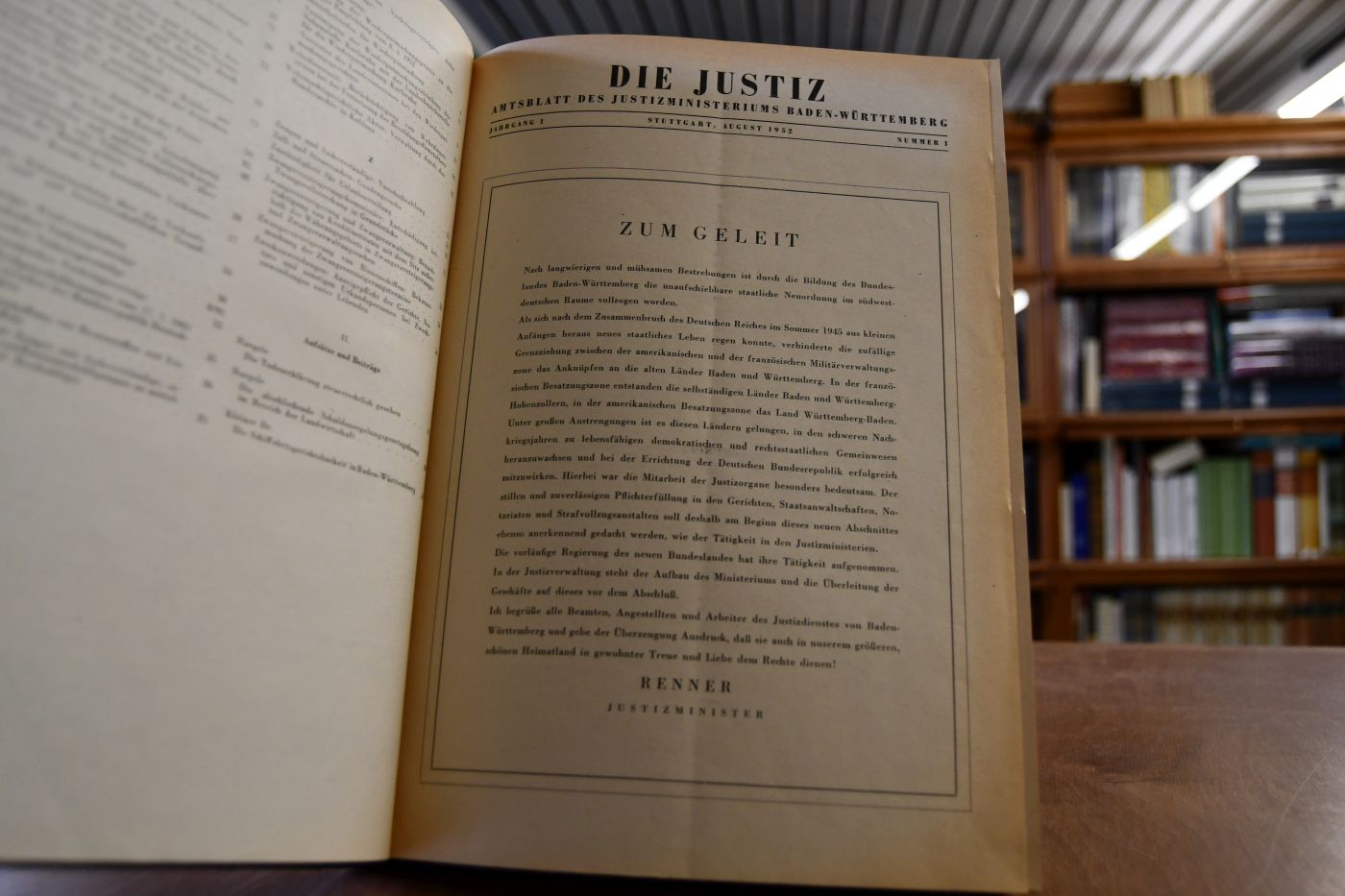 Die Justiz. Amtsblatt des Justizministeriums Baden-Württemberg. 1952-2001.