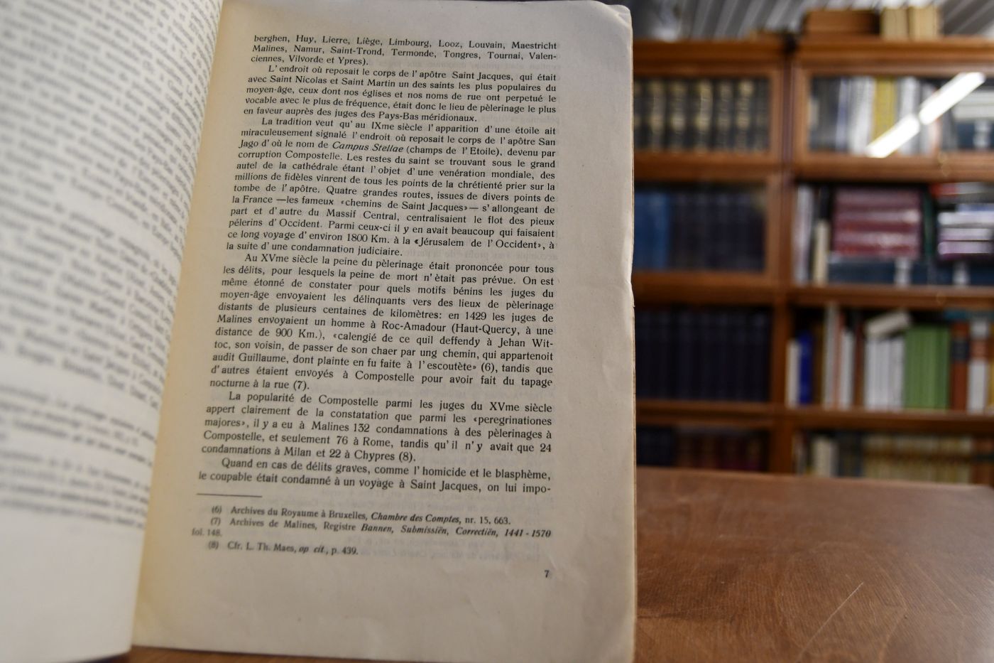 Les pelerinages expiatoires et judicaires des Pays-Bas meridionaux a Saint Jacques de Compostelle.