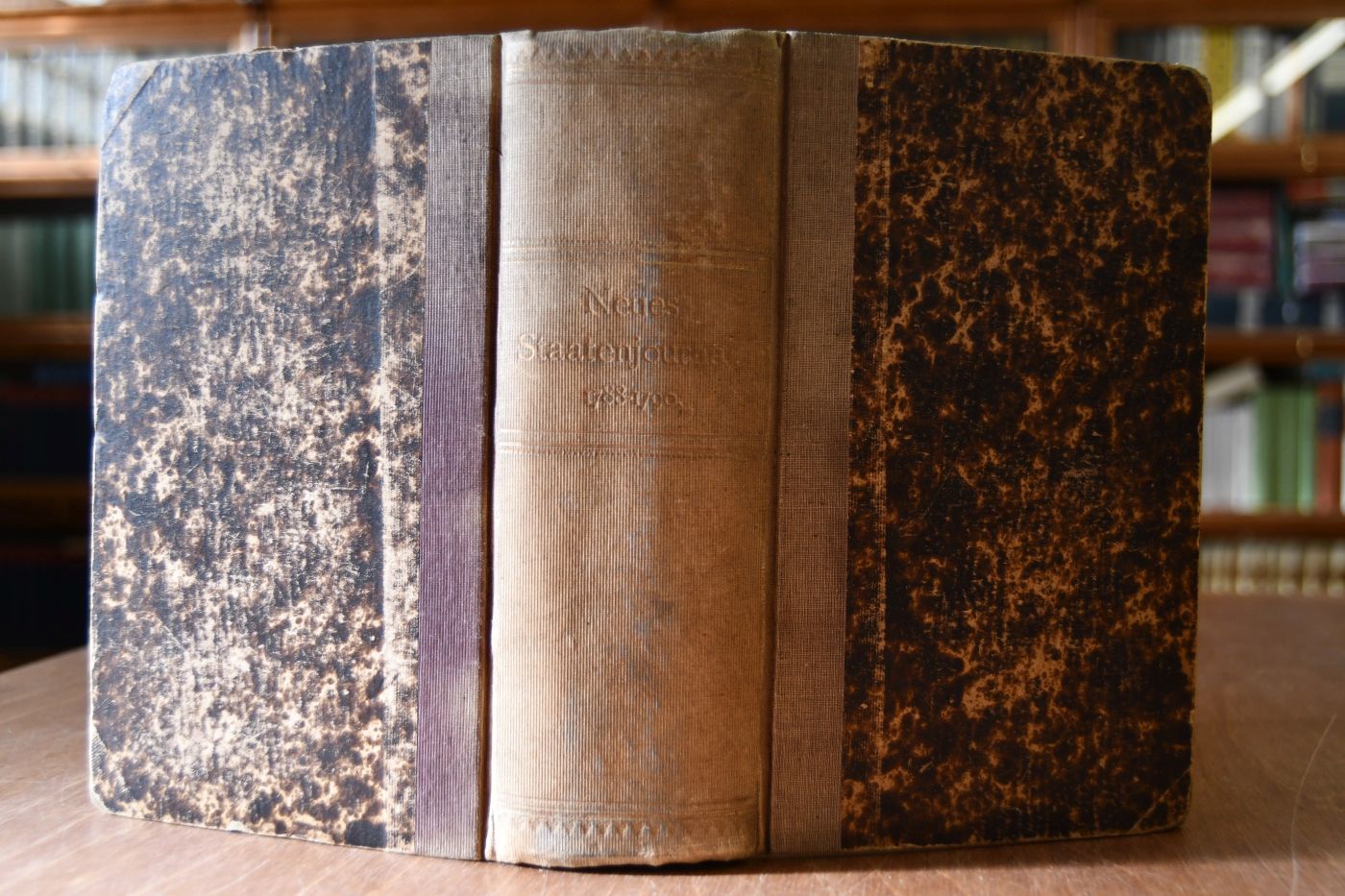 Neues Staatenjournal. 1. Jahrgang (1788/1789) Hefte 1,5,7,8,11,12 und 2. Jahrgang (1790) Hefte 1-3.