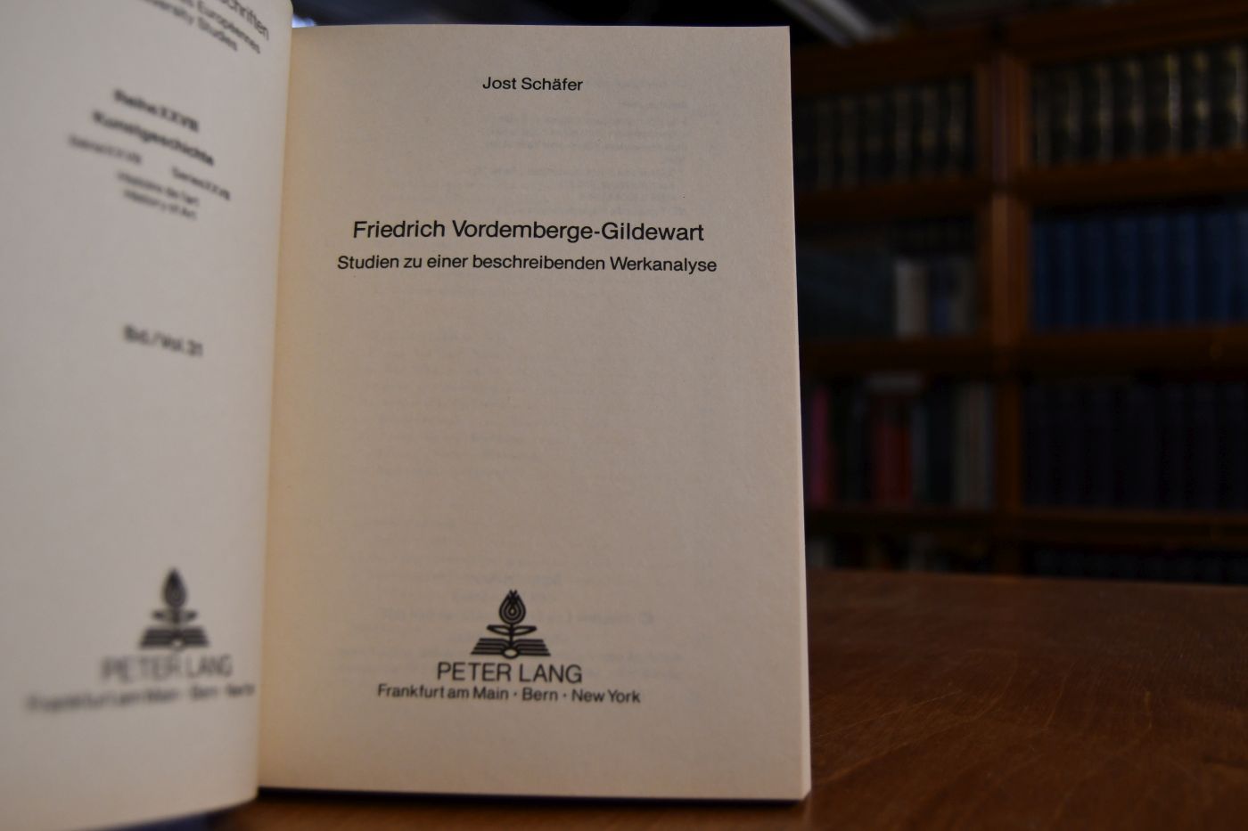 Friedrich Vordemberge-Gildewart. Studien zu einer beschreibenden Werkanalyse.