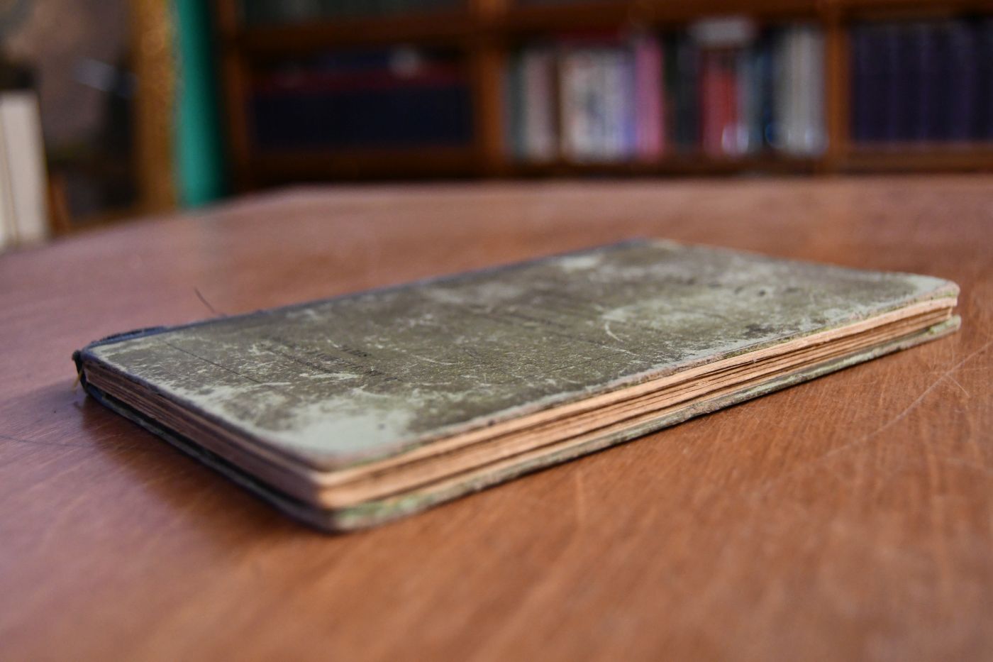 Fables de Lokman. Texte arabe revu sur les meilleures editions collationne avec le manuscrit de la Bibliotheque Nationale. Et suivi d`un dictionnaire par ordre alphabetique de tous les mots qui se trouvent dans ces fables.