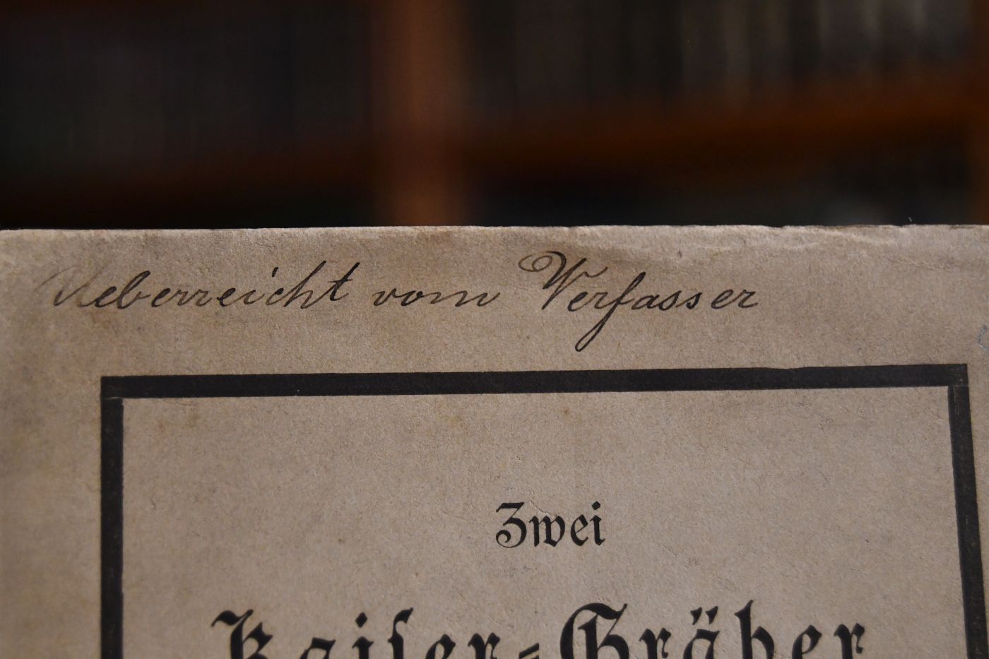 Zwei Kaiser-Gräber. Ein Weihe-Lied von Chrusen.