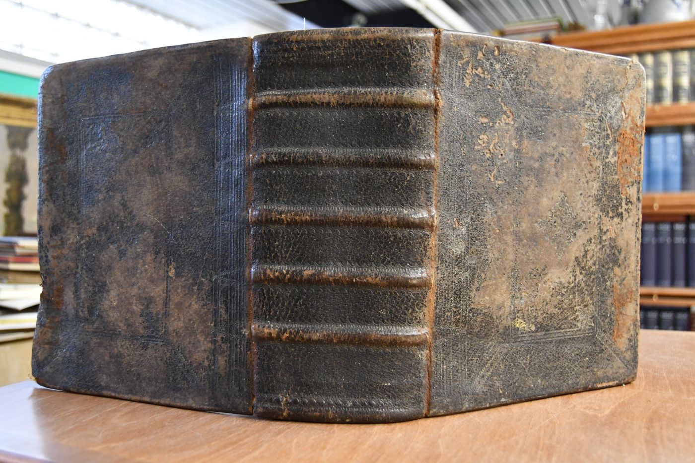Biblia, Das ist Die ganze Heilige Schrift Alten und Neuen Testaments, Nach der Teutschen Übersetzung Herrn D. Martin Luthers, Insonderheit denen zum Dienst, welche mit weitläuftigen Auslegungen nicht versehen sind, mit zulänglichen Anmerkungen und Erklärungen, auch Vergleichungen der, einander entgegen zu seyn scheinenden Stellen, durchgehends nach dem Grund-Text erläutert, und nebst verschiedenen erbaulichen Zusätzen herausgegeben von Gustav Georg Zeltner, mit einer Vorrede Johann Jacob Pfitzers.