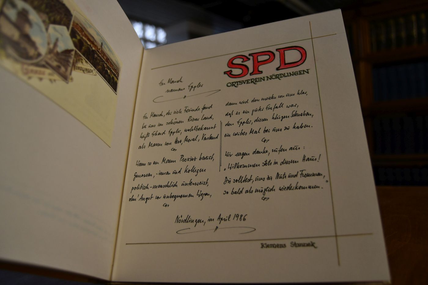Individeuelles Geschenkbuch des DGB Ortskartells Nördlingen für Erhard Eppler über den 1. Mai 1986 in Nördlingen an dem er die Ansprache hielt.
