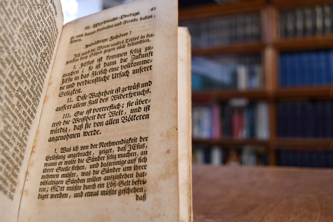 Gott-geheiligte Vorbereitungs- Communions- Fäst- und Bättags-Predigten auf alle hochfeyrliche Fäst- und Nach-Täge nebst einer ausserordentlichen Bättags-Predigt bey Anlase des Erdbidems, und angehängter Sabbats-Rede.